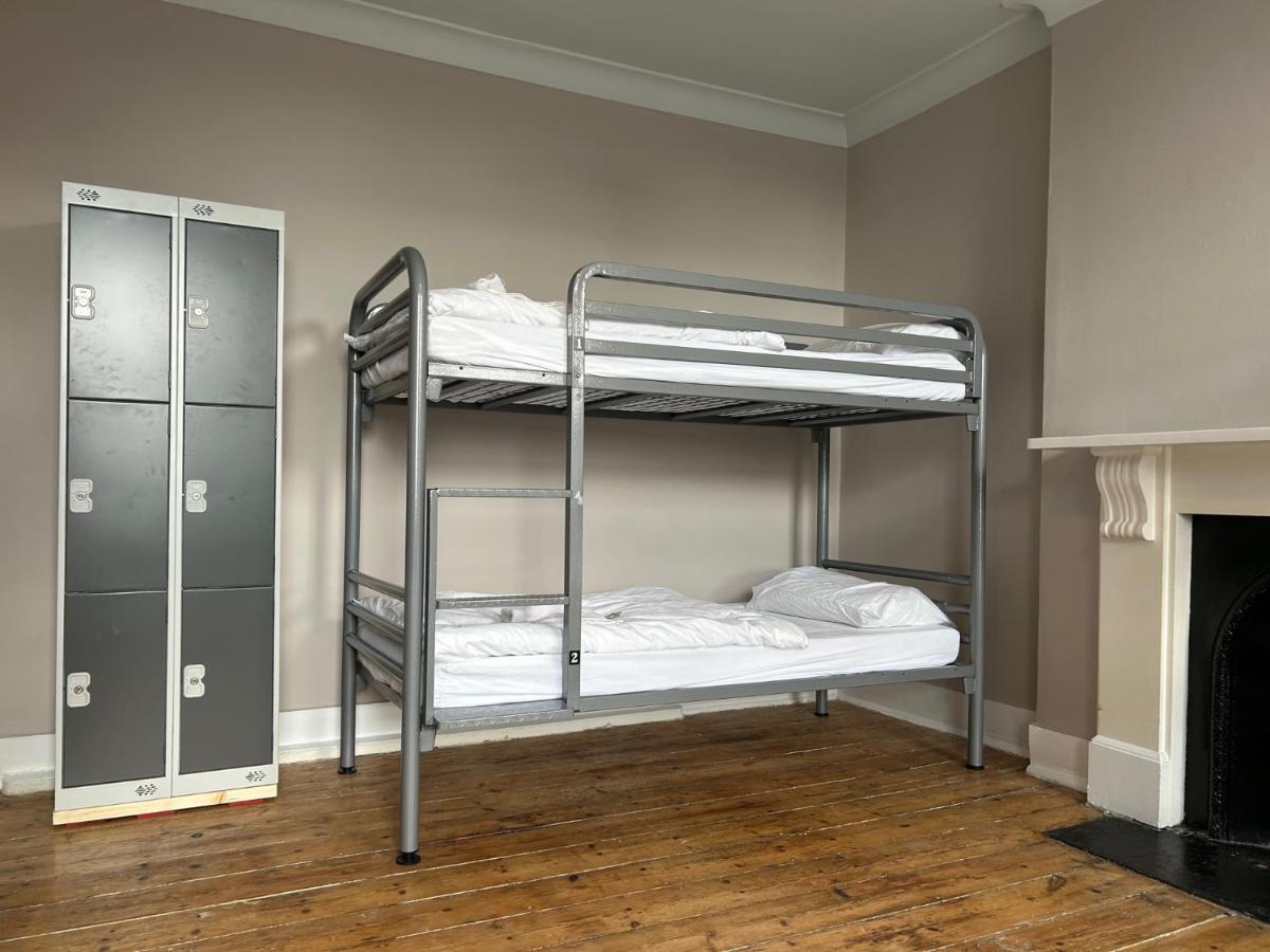 Cricketers Hostel Londra Esterno foto
