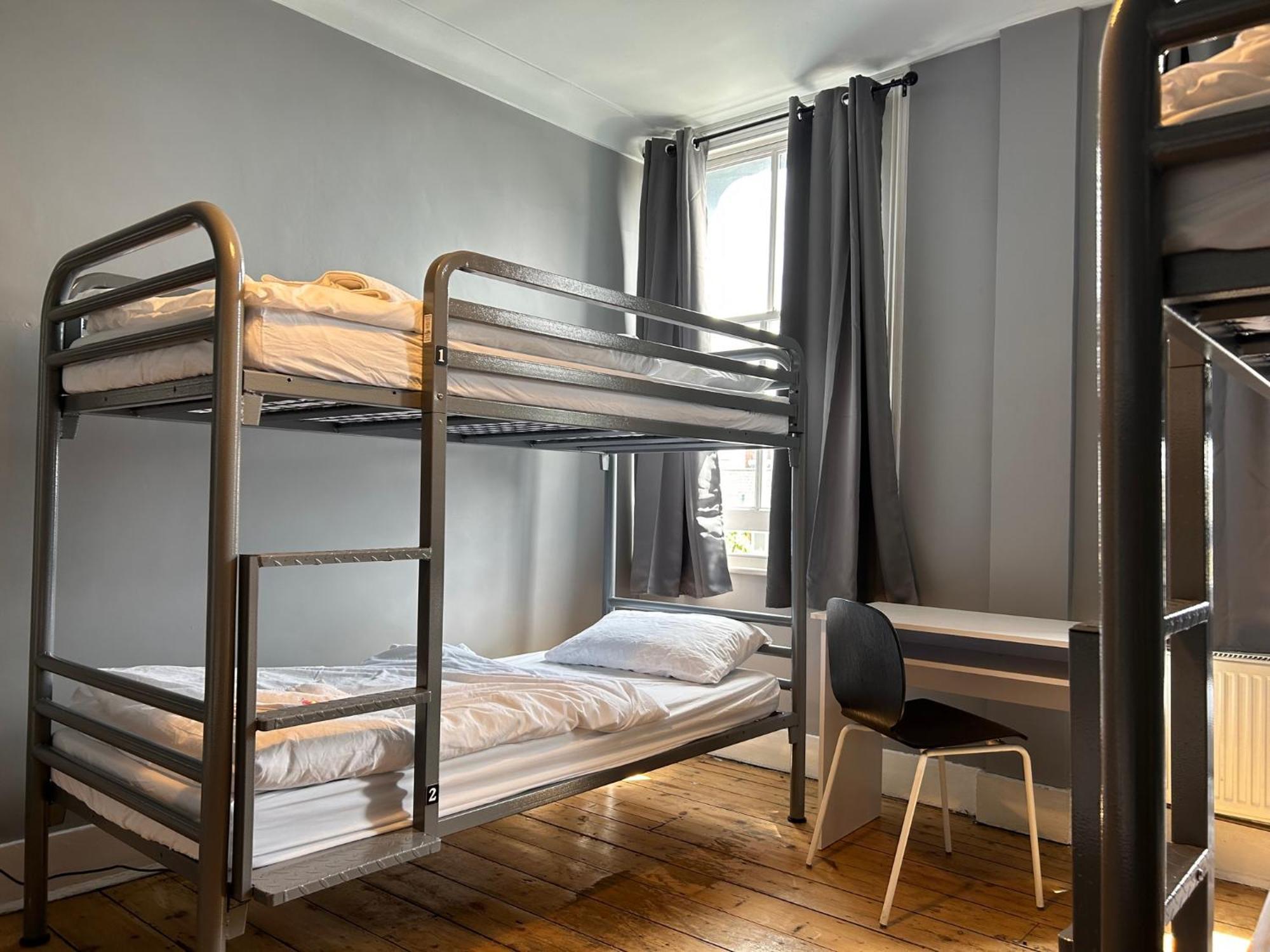 Cricketers Hostel Londra Esterno foto